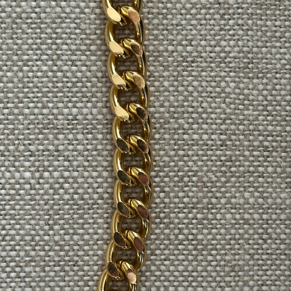 Elegant Gold Chain Necklace - Picture 3 of 6